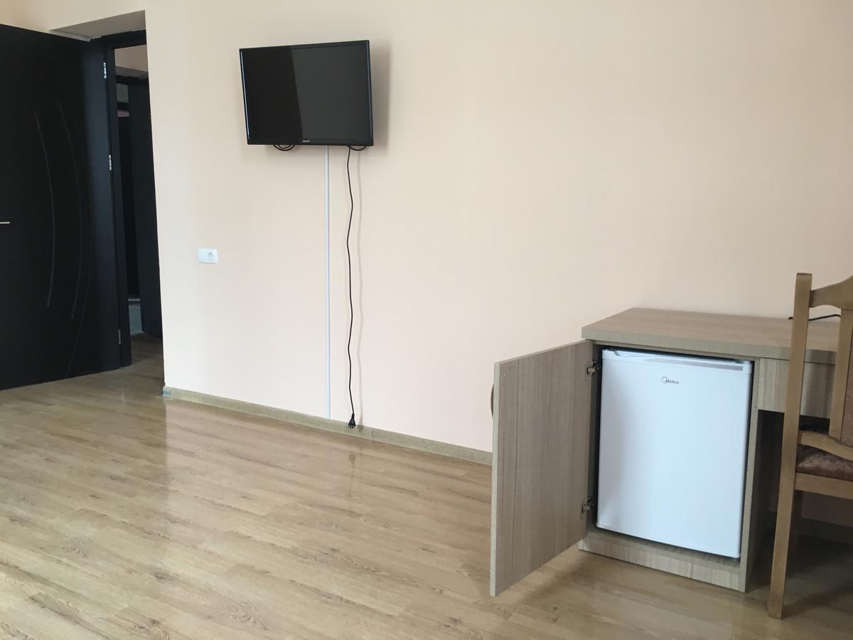 Kmg Hotel Khashuri Zewnętrze zdjęcie