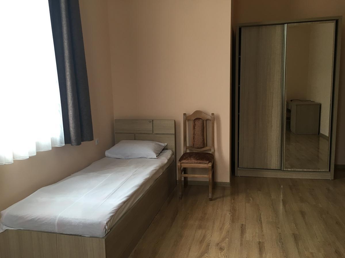 Kmg Hotel Khashuri Zewnętrze zdjęcie