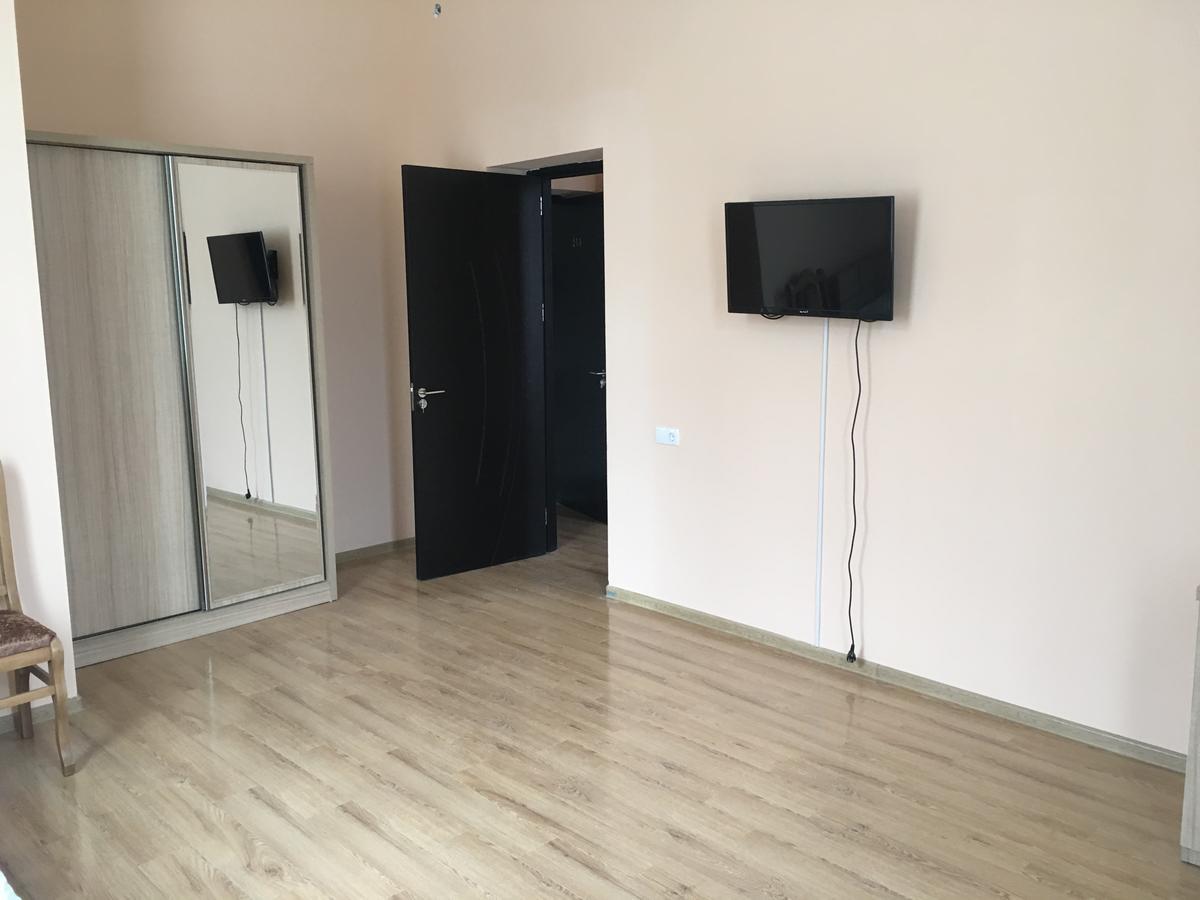 Kmg Hotel Khashuri Zewnętrze zdjęcie