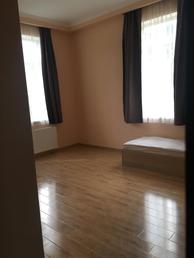 Kmg Hotel Khashuri Zewnętrze zdjęcie