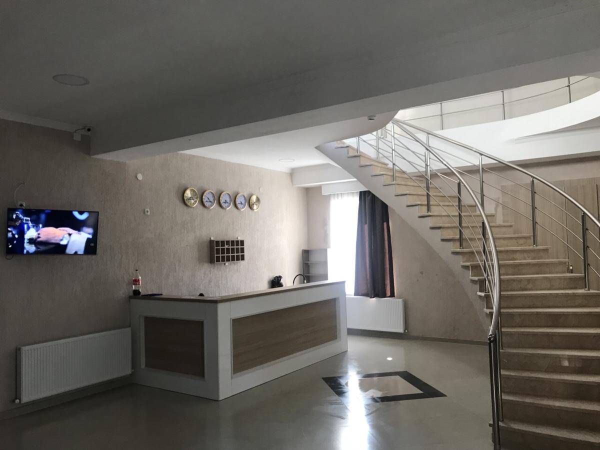 Kmg Hotel Khashuri Zewnętrze zdjęcie